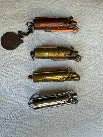 Sans prix de réserve - Briquet - Laiton - (4), Collections