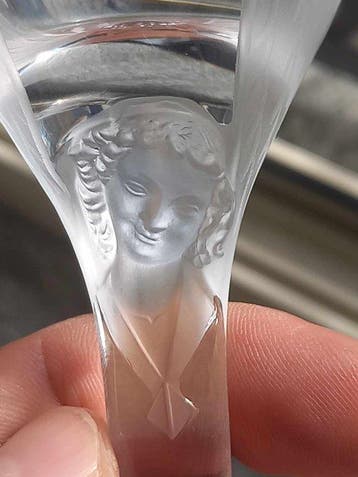Lalique - Bécher (2) - Sourire de lange - Cristal
