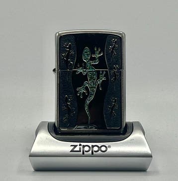 Zippo - Gecko / Lizard Green Glitter Emblem Edition 2009 -, Nieuw