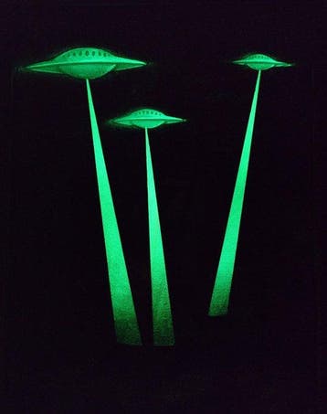 Fictional World (1980) - Banksy´s Glowing UFO Invasion