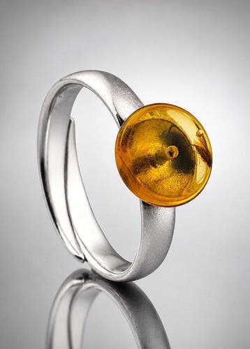 Uitzonderlijke Baltische Amber Ring – Grote, Antiek en Kunst
