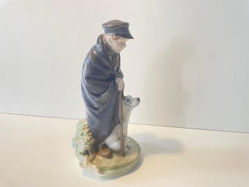 Royal Copenhagen - Figuur - Boy with Dog - Porselein