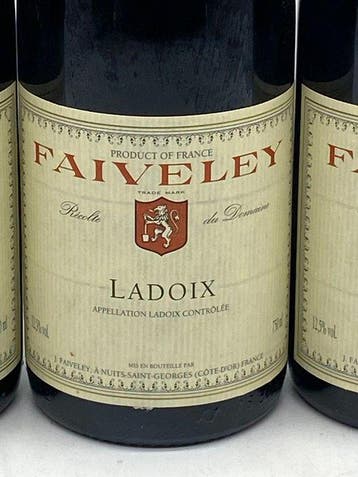 2001 Faiveley - Ladoix - 3 Flessen (0.75 liter)