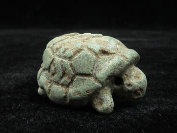 Phénicien Faience Amulette de tortue avec décoration de