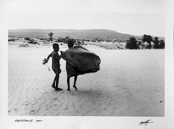 Thomas Consani - Enfants dans le desert mauritanien