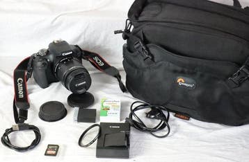Canon EOS 2000D incl. EF-S 18-55mm 1:3.5-5.6 IS II en