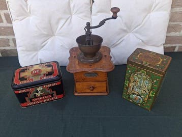 Moulin à café (3) - Bois de hêtre - Lot de collection de