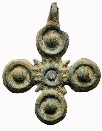 Middeleeuwen, kruisvaardersperiode - Brons - Oud kruis met