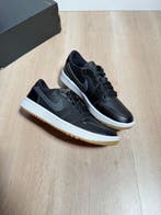 Air Jordan - Air Jordan 1 Low - Sneakers - Maat: EU 39 -