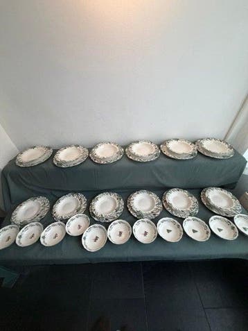 Service de table pour 12 personnes (36) - Porcelaine -