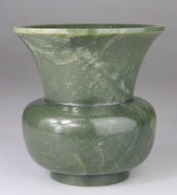 Vaas Sculpte Chinees Zhadou - Jade Epinard beeldhouwt. -, Antiek en Kunst