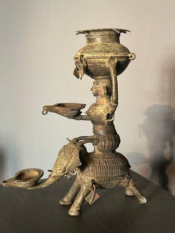 Puja-olielamp - Brons - India - 19e eeuw, Antiek en Kunst, Kunst | Niet-Westerse kunst