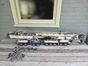 Lego MOC (My own creation) - Liebherr LTM 11200 met 7692