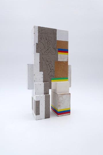 Wxyz (1980) - sculptuur, 322-1 - 246 mm - Hout, beton -