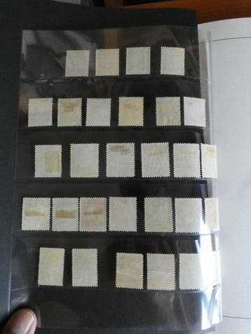 Pays-Bas 1923/1940 - Collection de timbres dans l’album, Timbres & Monnaies