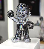 Patryk Konrad - Super Mario pop art sculpture, holographic