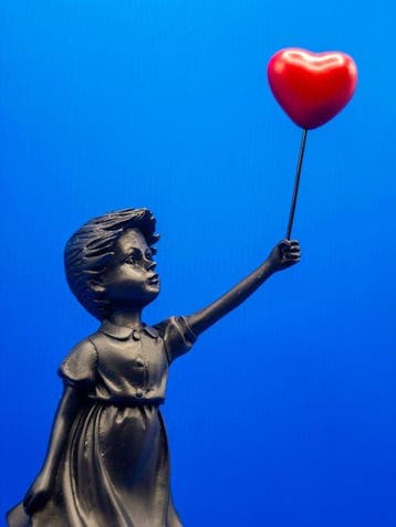 BlackLine Gallery - sculptuur, Weightless Love - 24cm -
