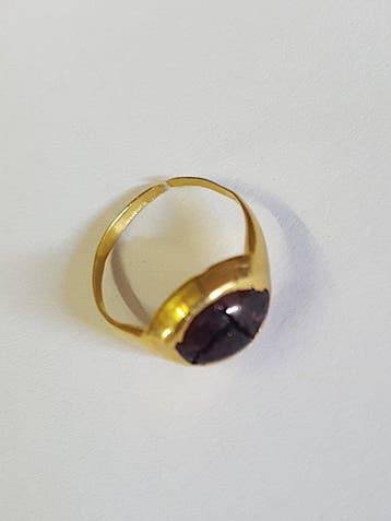 Laat-Romeins / Vroeg-Byzantijns Goud gevuld Ring met amulet