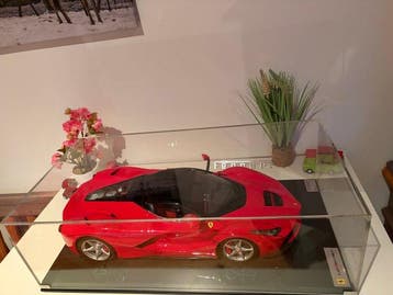 Amalgam 1:8 - Modelauto - Ferrari La Ferrari - Beperkte, Nieuw