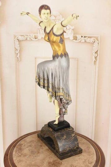 sculptuur, A Luxury Bronze Sculpture of a Dancer – High-End