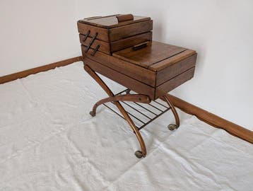 Naaidoos - hout, messing