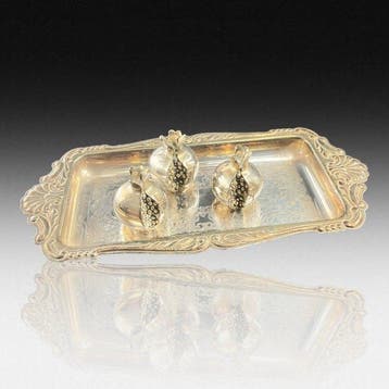 Decoratief ornament (4) - Italië - Schotel / 3 granaatappels