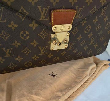 Louis Vuitton - Serviette Conseiller Monogram – Vintage