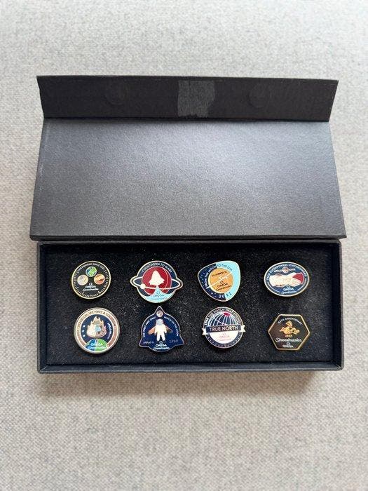 Omega Speedmaster 50e Jubileum Beperkte Oplage, Antiquités & Art, Antiquités | Assiettes décoratives & Carrelages