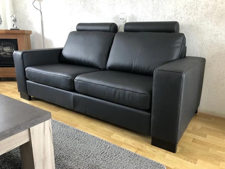 Leren 2.5-zits bank met hoofdsteunen en houten poten -, Antiek en Kunst, Antiek | Meubels | Stoelen en Sofa's, Ophalen of Verzenden
