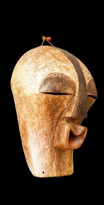 Prachtig houten Kifwebe (vrouwelijk) masker -, Antiek en Kunst