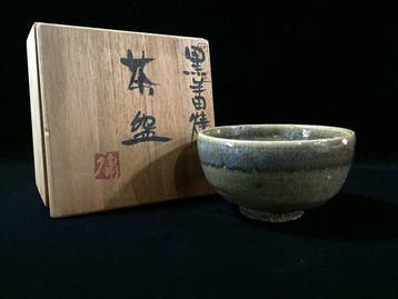 Exquisite Japanese Kuromuta Ware Oribe-Glazed Matcha Chawan, Antiek en Kunst