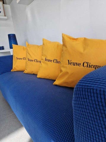 Wijnaccessoire (4) - Veuve Clicquot Ponsardin kussens -, Verzamelen, Nieuw