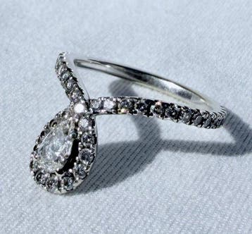 Ring - 18 karaat Witgoud - 0.72ct. tw. Diamant (Natuurlijk), Handtassen en Accessoires, Ringen, Nieuw