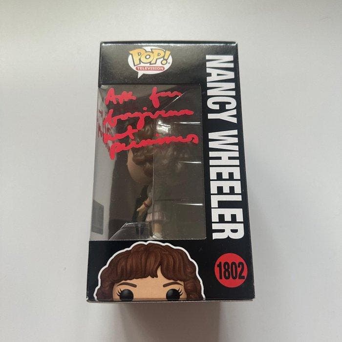 Stranger Things - Signed by Natalia Dyer, Collections, Cinéma & Télévision