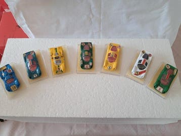 1:64 - Model raceauto (7) - FERRARI - CHAPARRAL - STATION, Nieuw