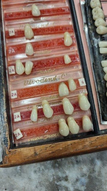 Medische apparatuur - Porselein, Hout