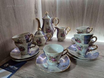 17-delig porseleinen koffie- /theeservies
