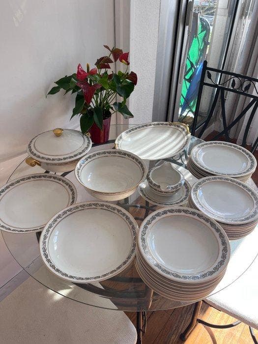 Porcelaine de Limoges Raynaud - Tafelservies voor 6 (6) -, Antiek en Kunst, Antiek | Meubels | Tafels