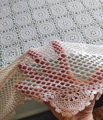 Copriletto di lusso in puro lino ricamto a uncinetto -