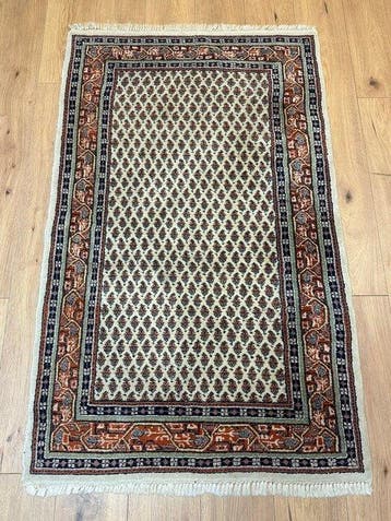 Tapis oriental ancien de grande finesse, dans le style, Maison & Meubles
