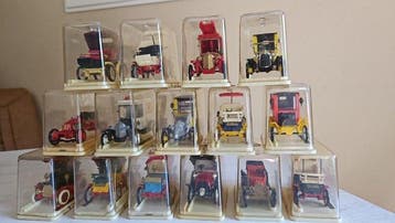 1:43 - Modelauto (15) - Set van 15 vintage modelautos, Nieuw