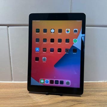Apple iPad (5th Generation) 128GB Wifi - Mobiele telefoon, Nieuw