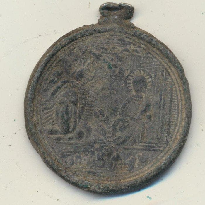 Antieke katholieke devotionele medaille - Lood - 1700-1750, Antiquités & Art, Antiquités | Livres & Manuscrits