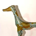 Abdoulaye Derme - sculptuur, Lévrier stylisé en bronze - 35