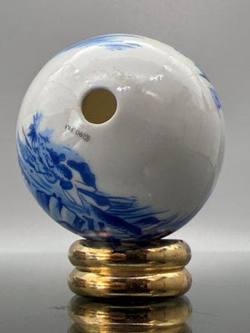 Œuf Fabergé - Trésor des œufs - Porcelaine, Plaqué or