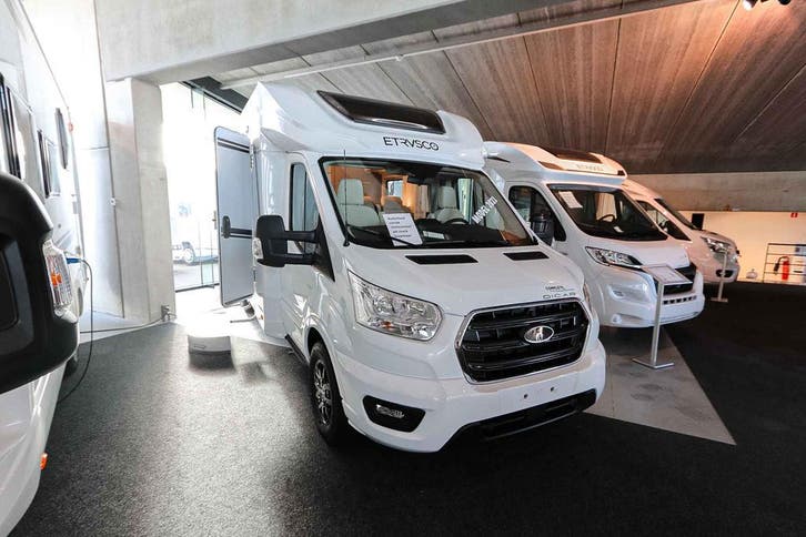 Etrusco T7.3 SF Ford 160pk als nieuw met twinbed 54408, Caravanes & Camping, Camping-cars