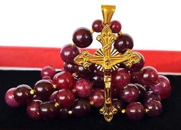 Granaat – christelijke halsketting – Kruis met fleurons –