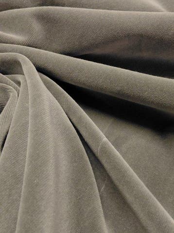 “Velvet Pearl” – L’Equilibrio Perfetto tra Luce e Morbidezza
