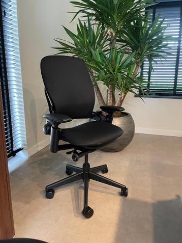 Leap V2 bureaustoel - Merk Steelcase - 5 Jaar Garantie!, Verzenden, Zwart, Zo goed als nieuw, Bureaustoel