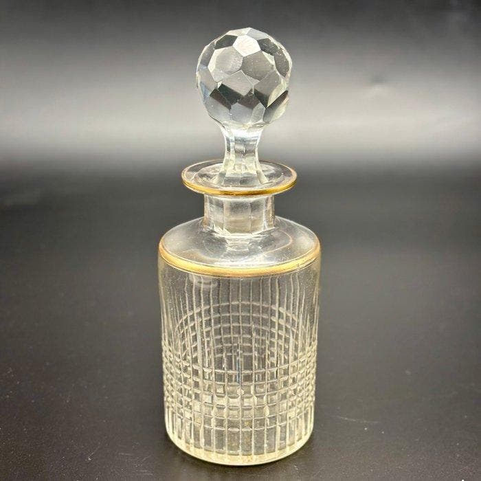 Baccarat - Parfumfles (2) - « Nancy Décorée », serie D.5241, Antiek en Kunst, Antiek | Glaswerk en Kristal